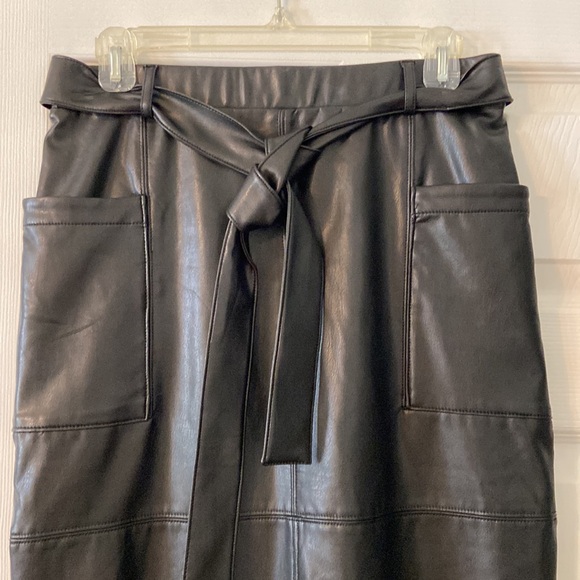 Express Black Knee-Length Pencil Skirt with Tie Front size 8 brand new length 25 - Picture 2 of 12